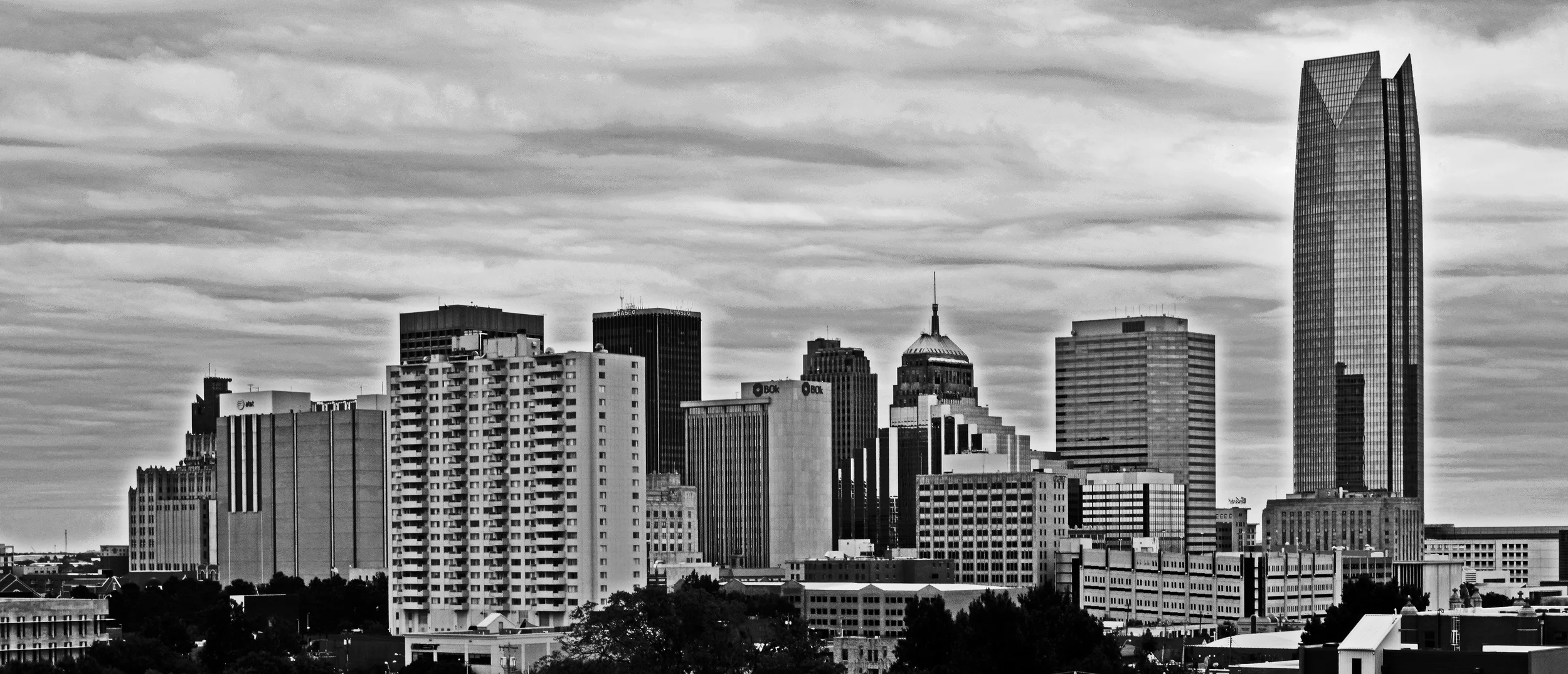 OKC0100-Skyline BW