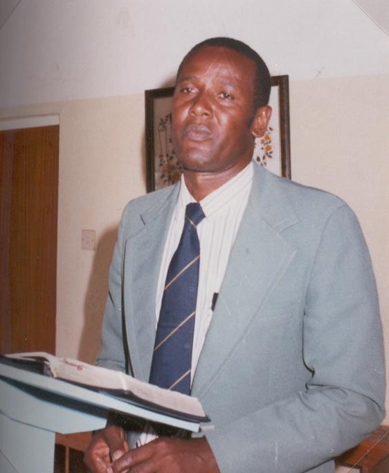 1994 Biskop Akyoo Mount Meru Diocese.JPG