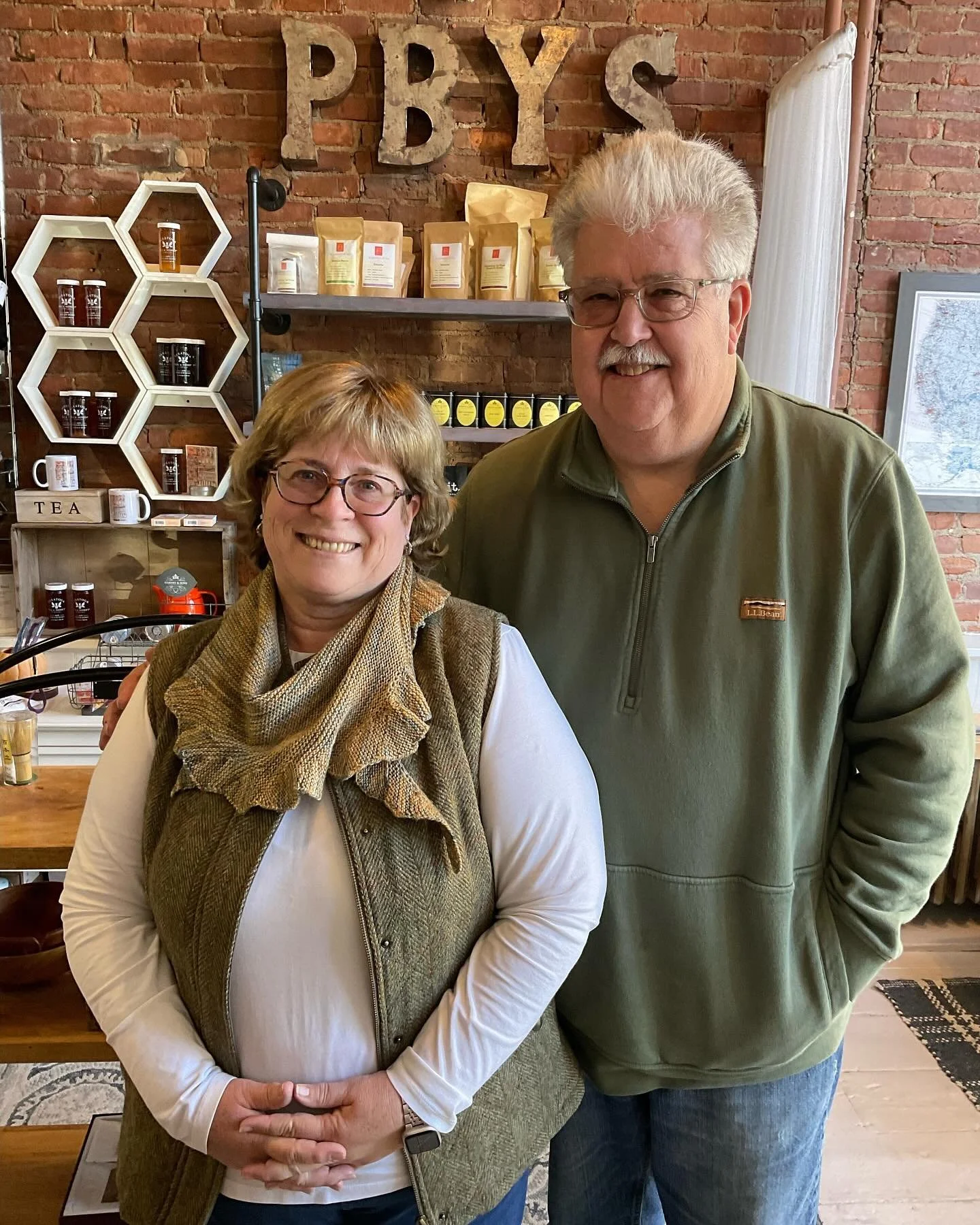 It&rsquo;s been a beautiful season for visiting ❤️

Always nice to see Betsy and her husband when they stop in! 💖

#knitting #lys #perfectblendyarnshop #pbys 🧶✨