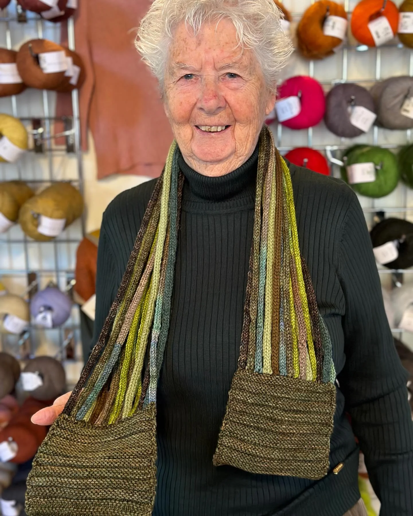 We have some gorgeous new knitwear to celebrate 🥳

Penny&rsquo;s i-cord scarf 🧣💖
And Barbara&rsquo;s #slublimetee &hellip; designed by @laura.dobratz 
🧶: @wkncyarns 

🥳

#knitting #knitlocal #lys #perfectblendyarnshop #pbys ✨