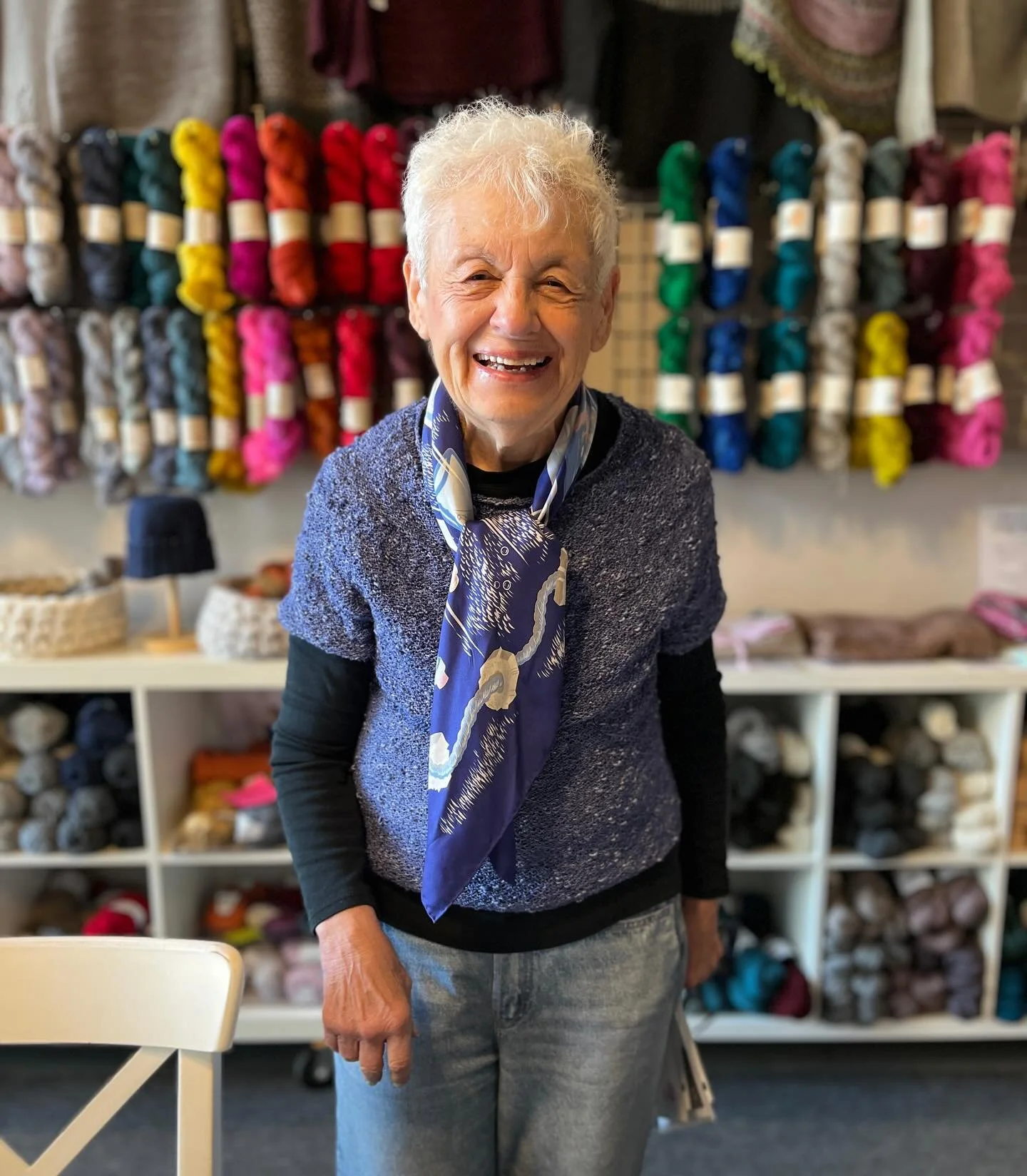 🥳 let&rsquo;s hear it first Carole!

We are 💯% behind her quest to create tops to match her exquisite scarf collection 🤩

Here, #slublimetee designed by @laura.dobratz 
🧶: @wkncyarns slub

Go Carol! It&rsquo;s beautiful!

#knitlocal #knitwithfrie
