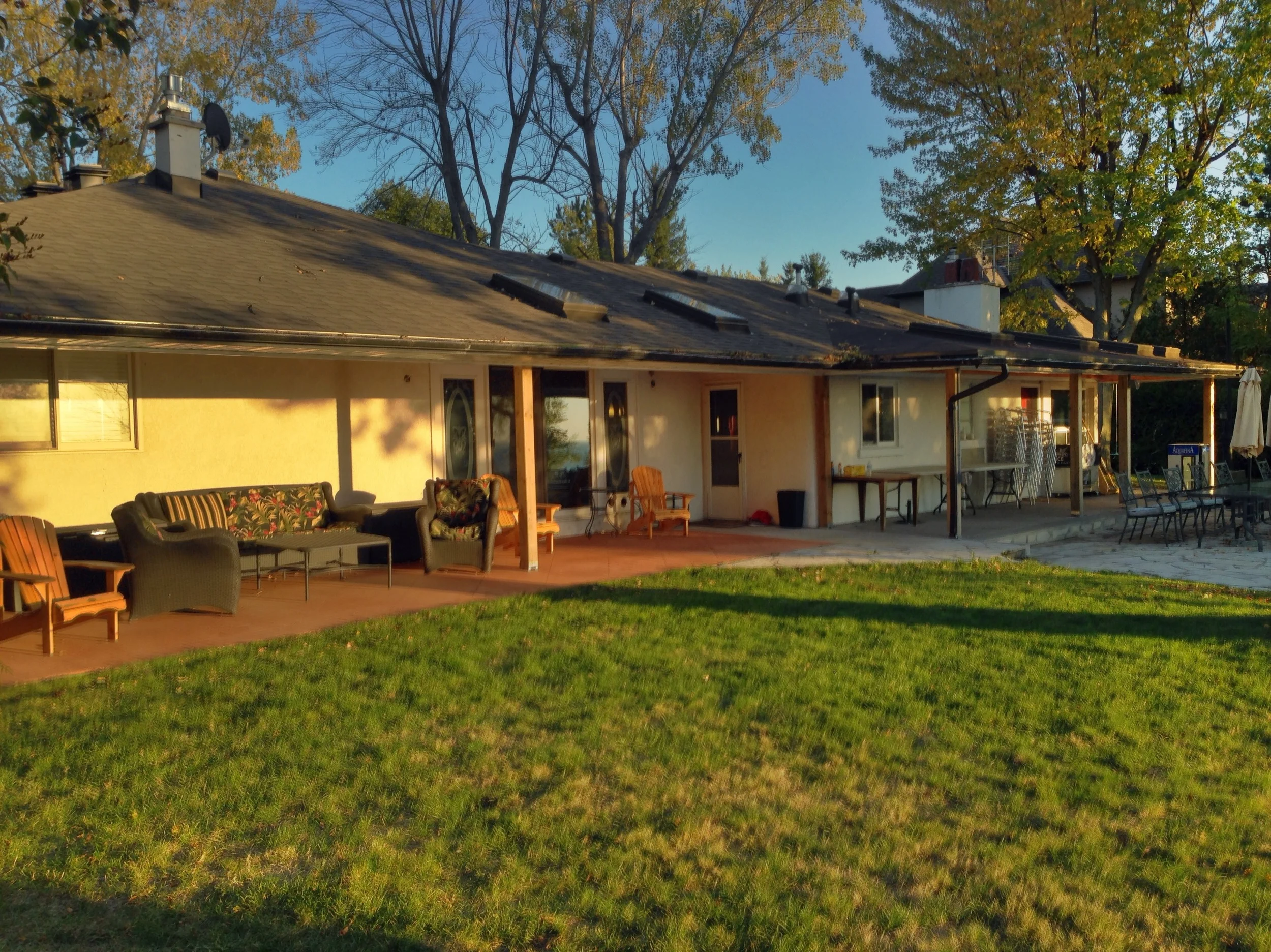 rear porch lake side.JPG