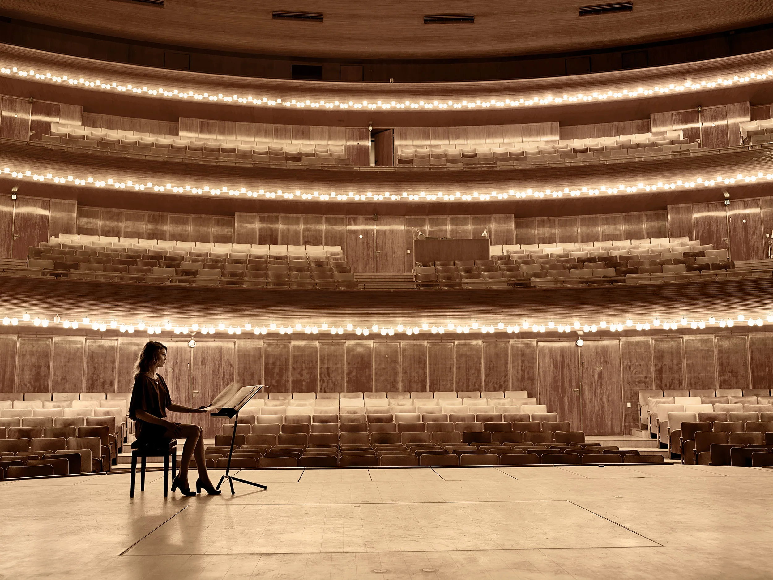 ECCO_PR_2010 133340_PXL_HOUSE_WEB_hr.jpg