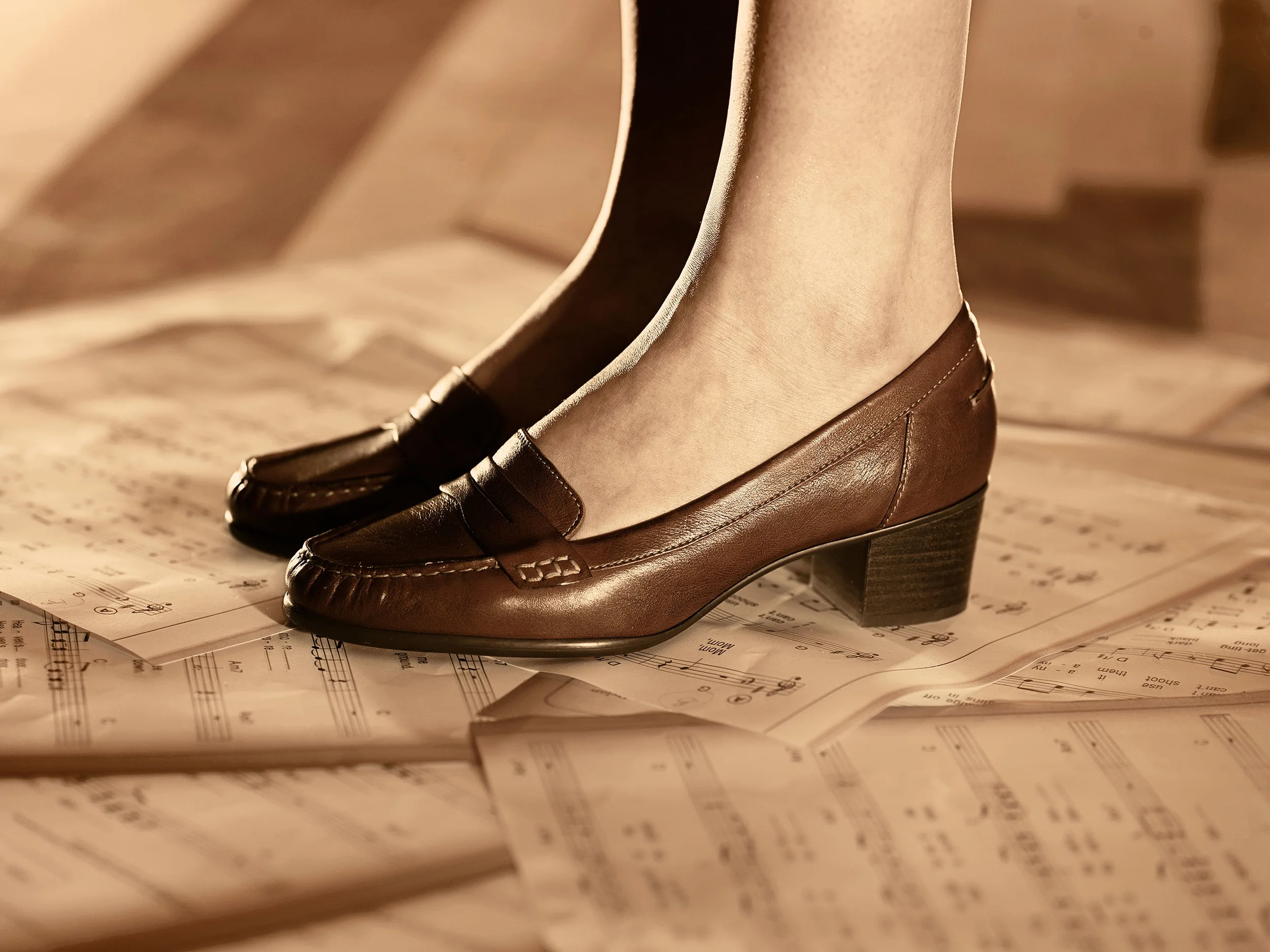 ECCO_PR_2010 133569_PXL_HOUSE_WEB_hr.jpg