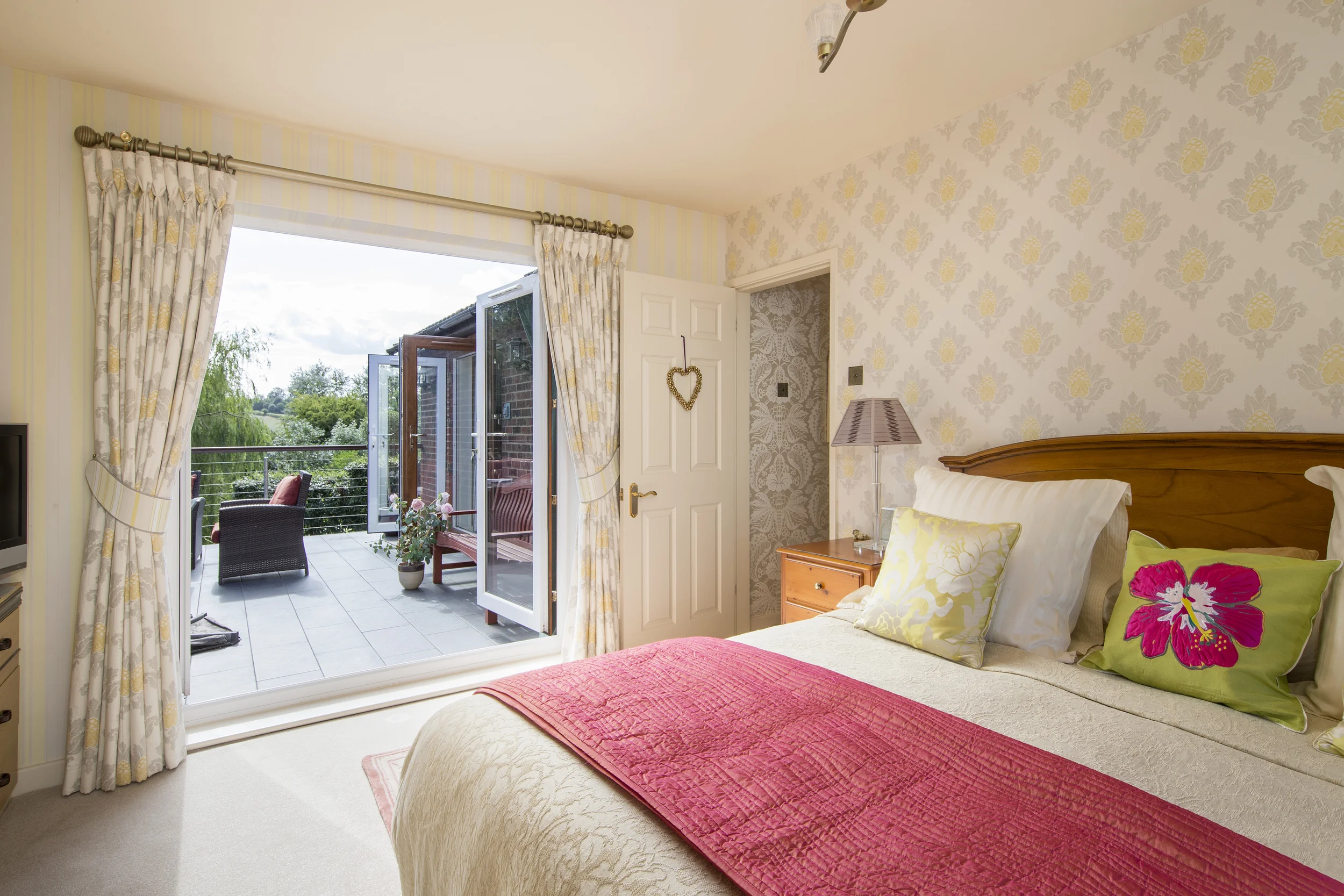 Draycote-Bed2-01A.jpg