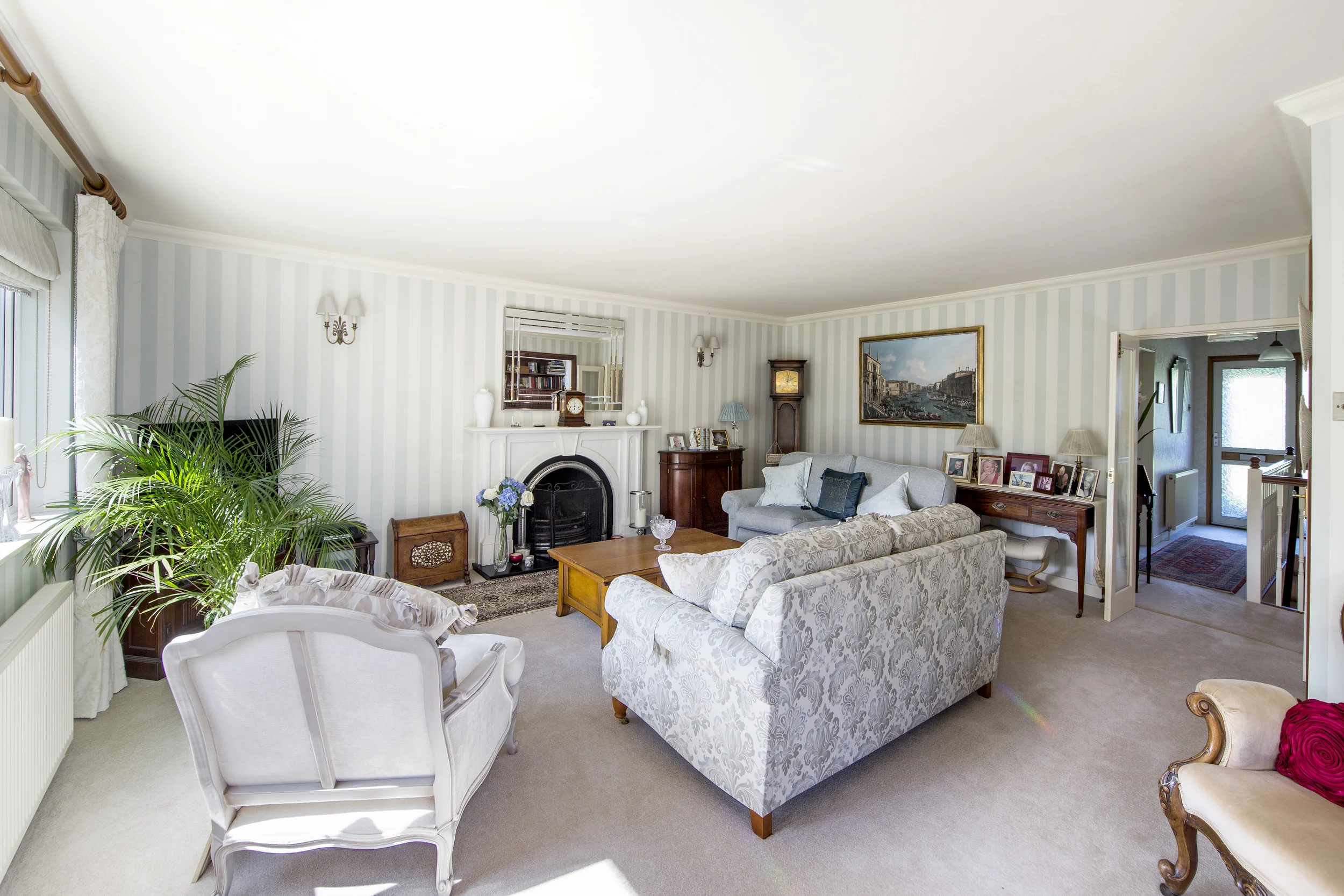 Draycote-Lounge-02A.jpg