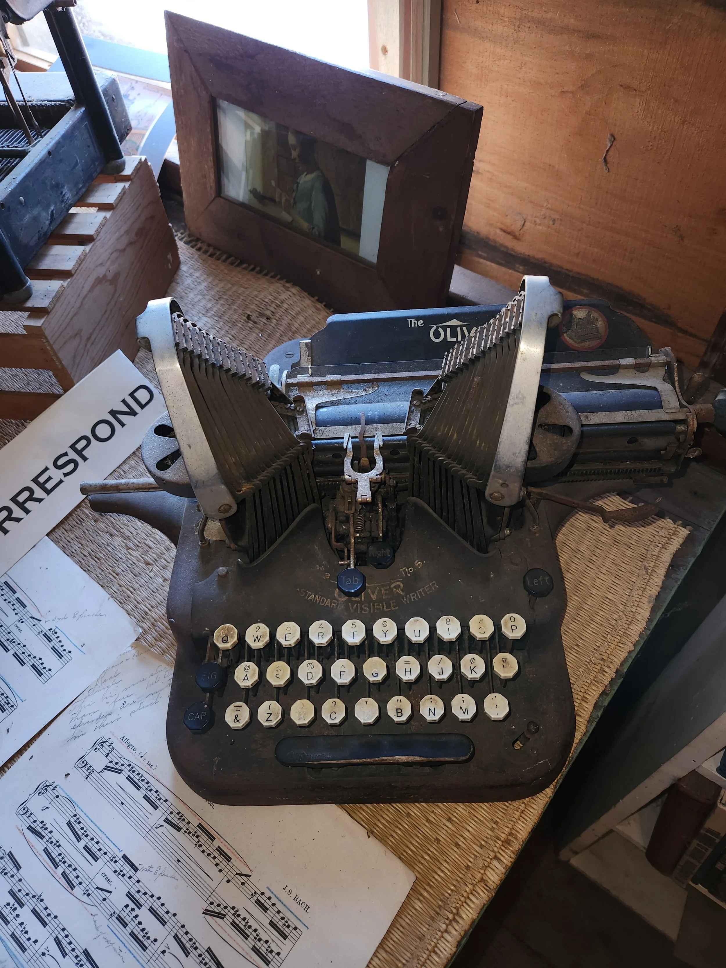 typewriter 1.jpg