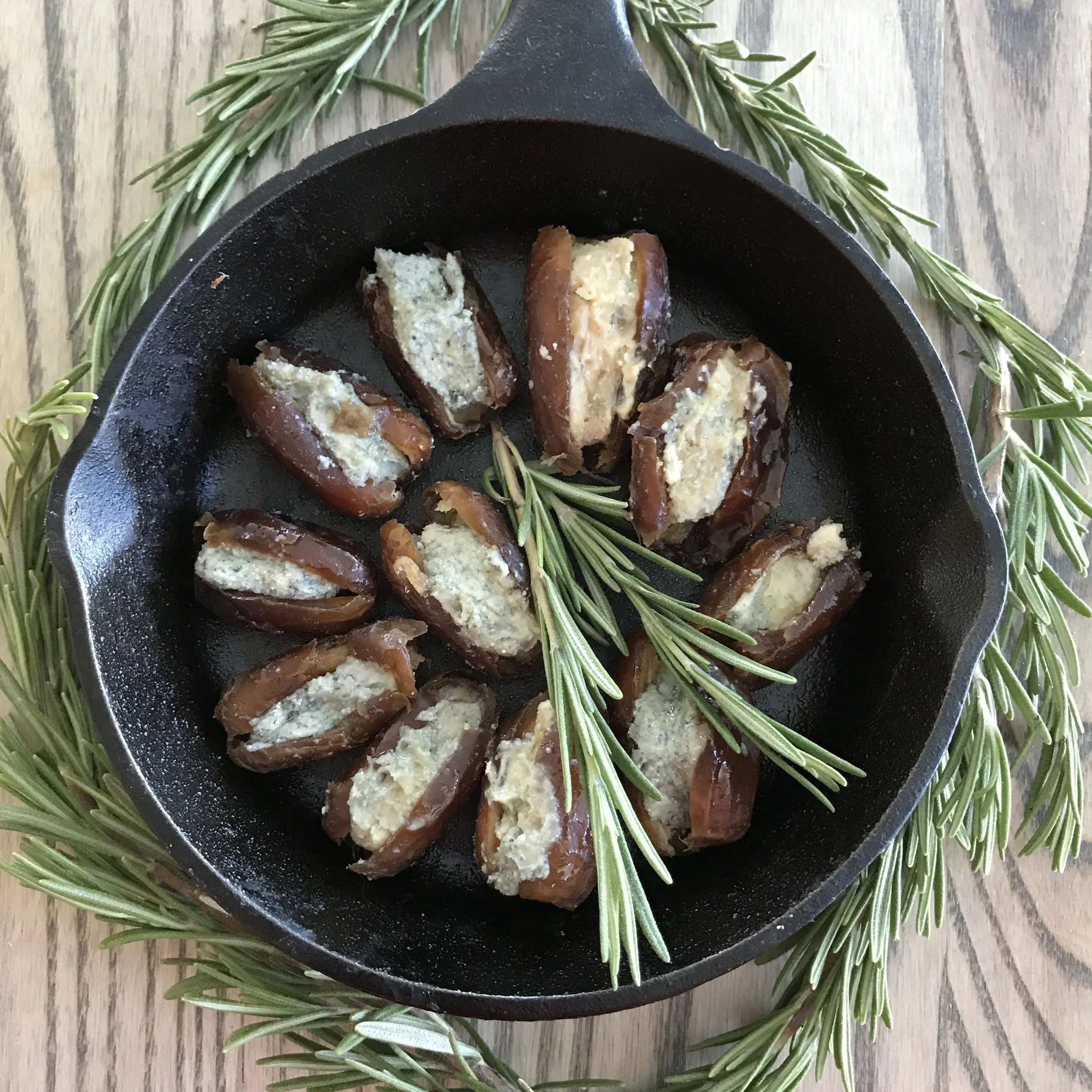 Dátiles con Queso Cabrales - Cabrales Cheese-Stuffed Dates
