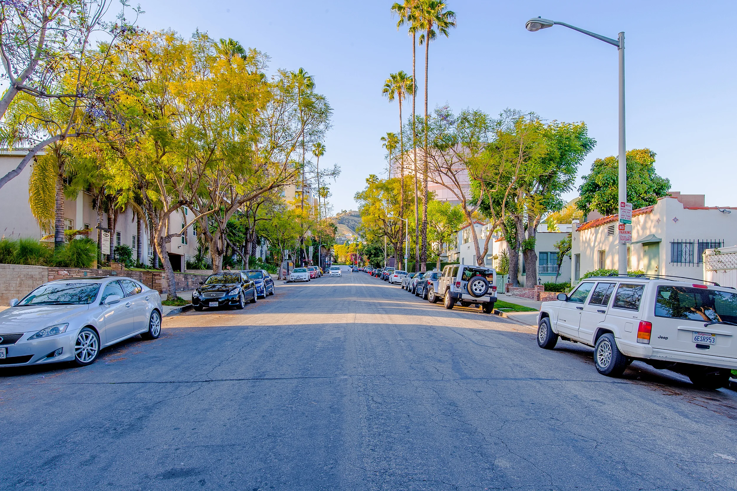 1345NHayworthAve101-023.jpg