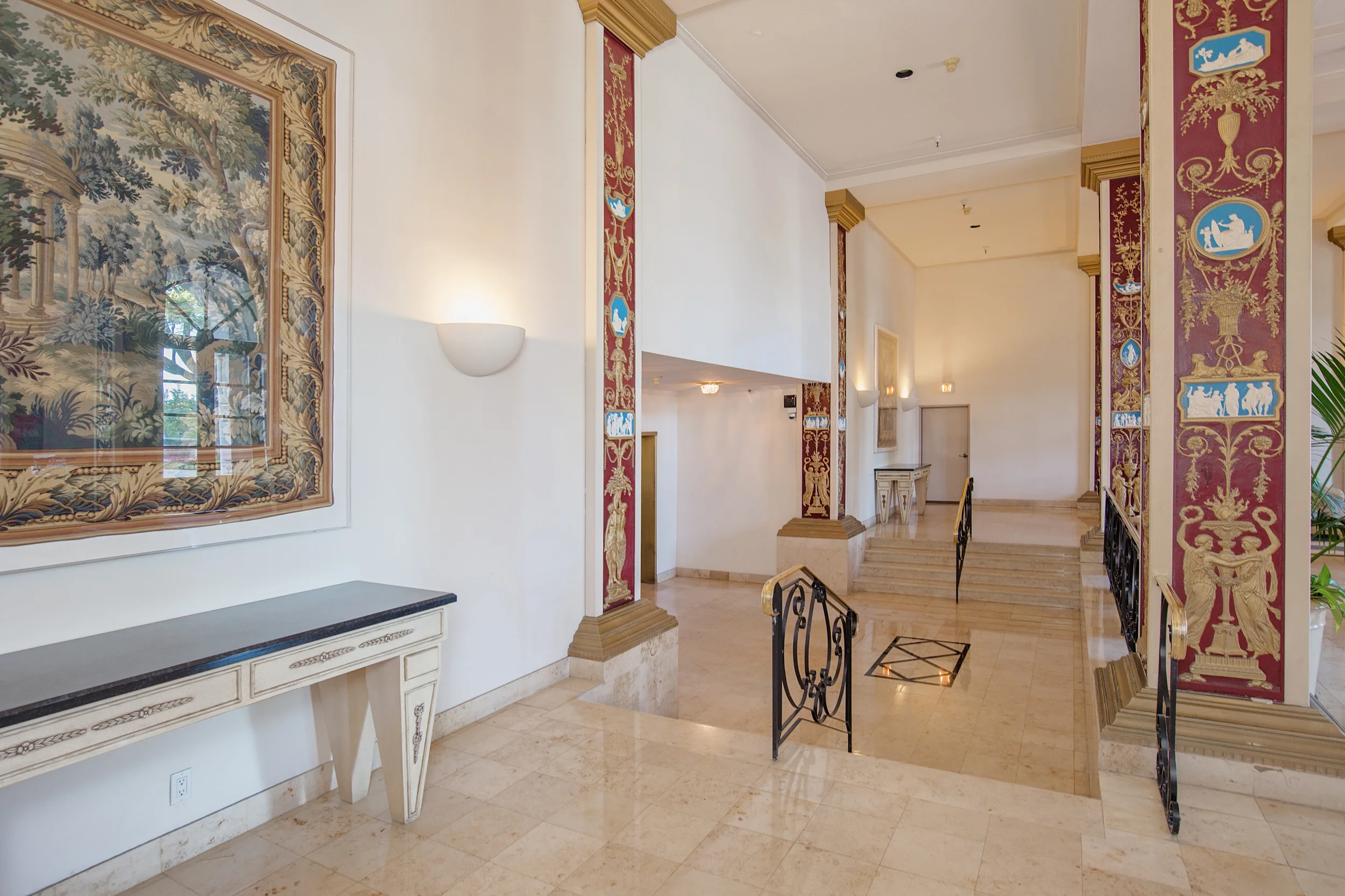 9249BurtonWay203-005.jpg