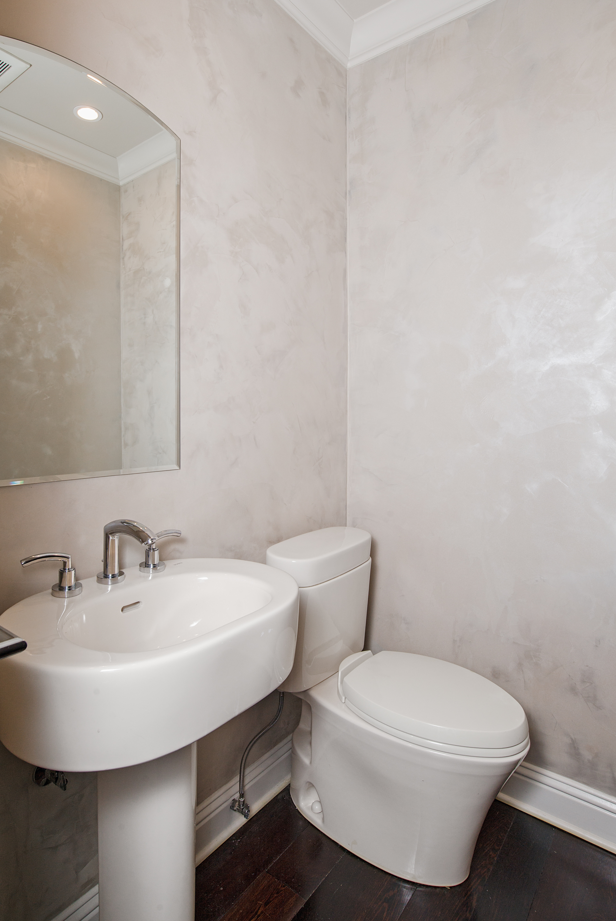 9249BurtonWay203-015.jpg