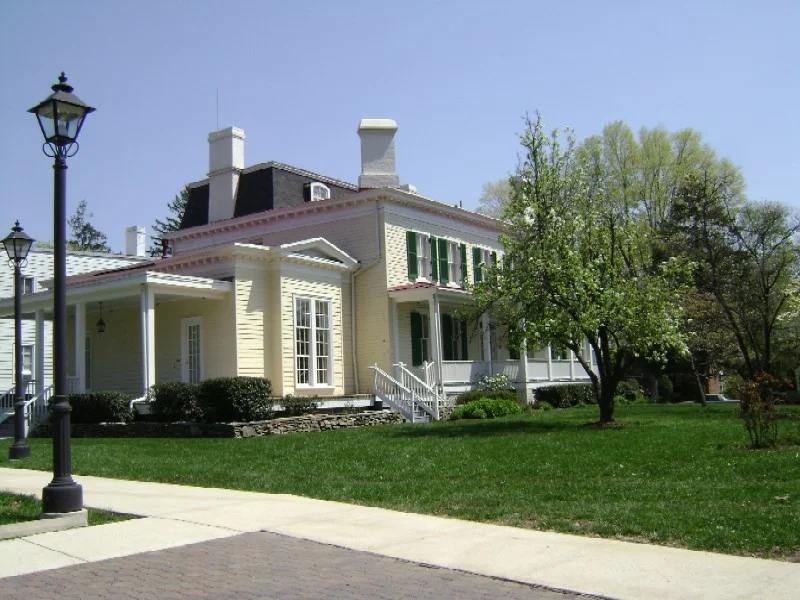 RIGGS THOMPSON HOUSE