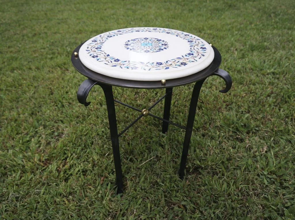 Rob'sTable1web.jpg