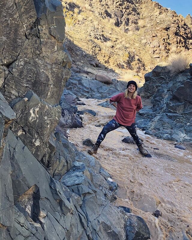 Really thankful for these trips with my dad. Hiked up this canyon and found some untouched petroglyphs and natural grinding stones. Also sized up some cayote prints that I was convinced were bear tracks.. 👀