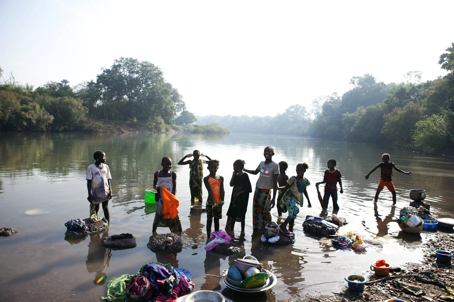 girls-washing-river3-djinji_mg_3294-copy.jpg