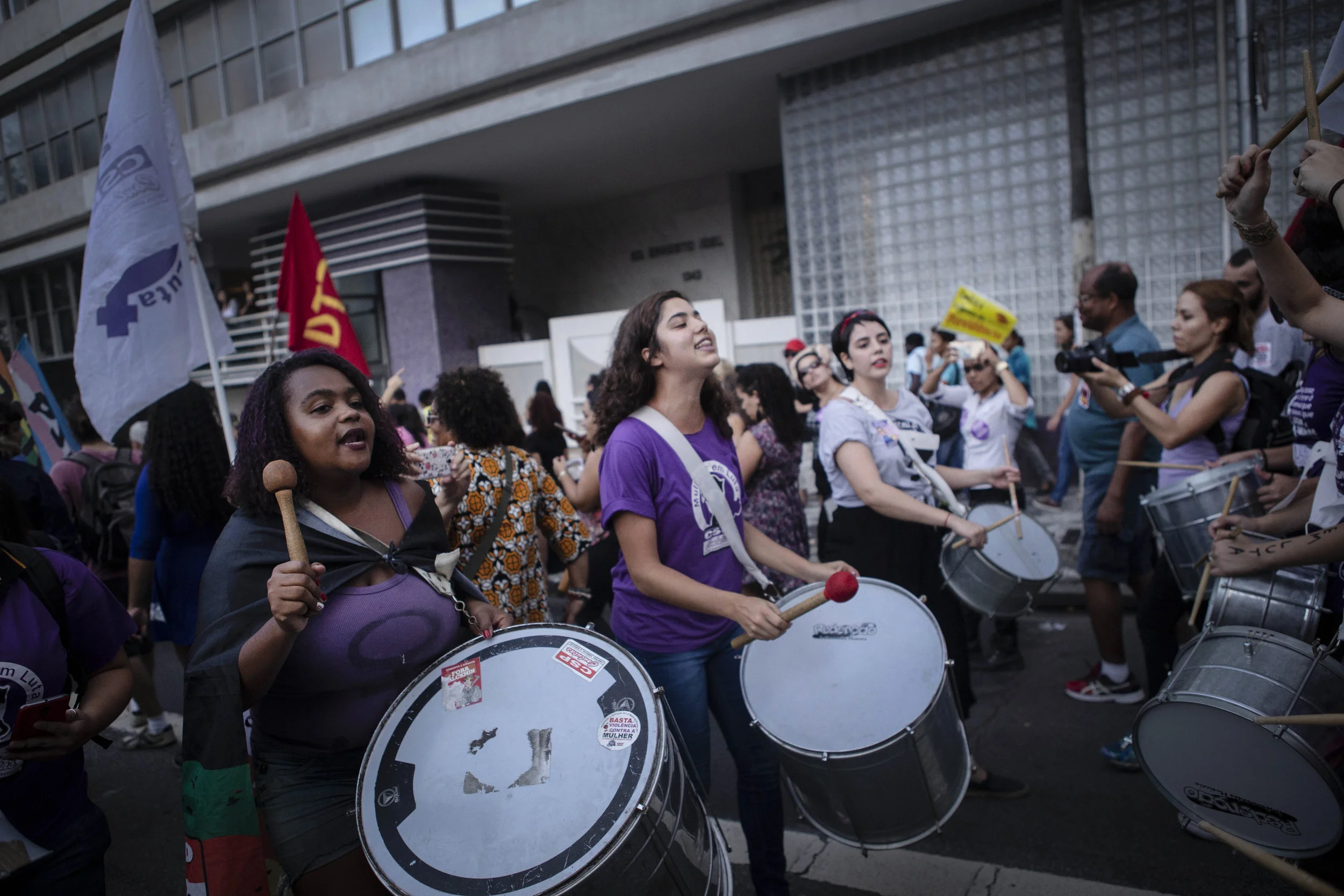 Precisamos parar de despolitizar a política e voltar a conversar sem romper vínculos: será que conseguimos?
