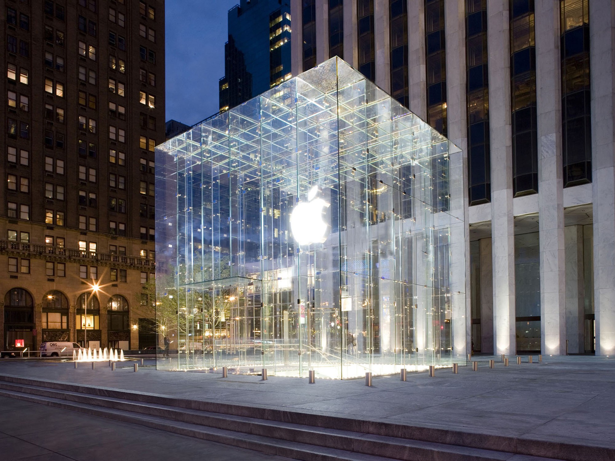 awesome-architecture-modern-ideas-apple-retail-store-design-with-amazing-eight-in-the-applestore-thavenue-cuboid-glass-exterior-be-equipped-brightly-marvellous_glass-room-architecture_architecture_wha.jpg