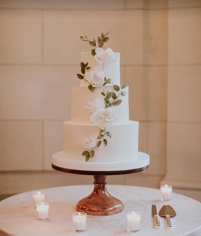 I don&rsquo;t know if this cake made it into the @washingtonianweddings feature because I am off for the holidays without a copy, but I do know it was a total delight to make it for a wonderful couple and the amazing @agriffinevents, and a privilege 