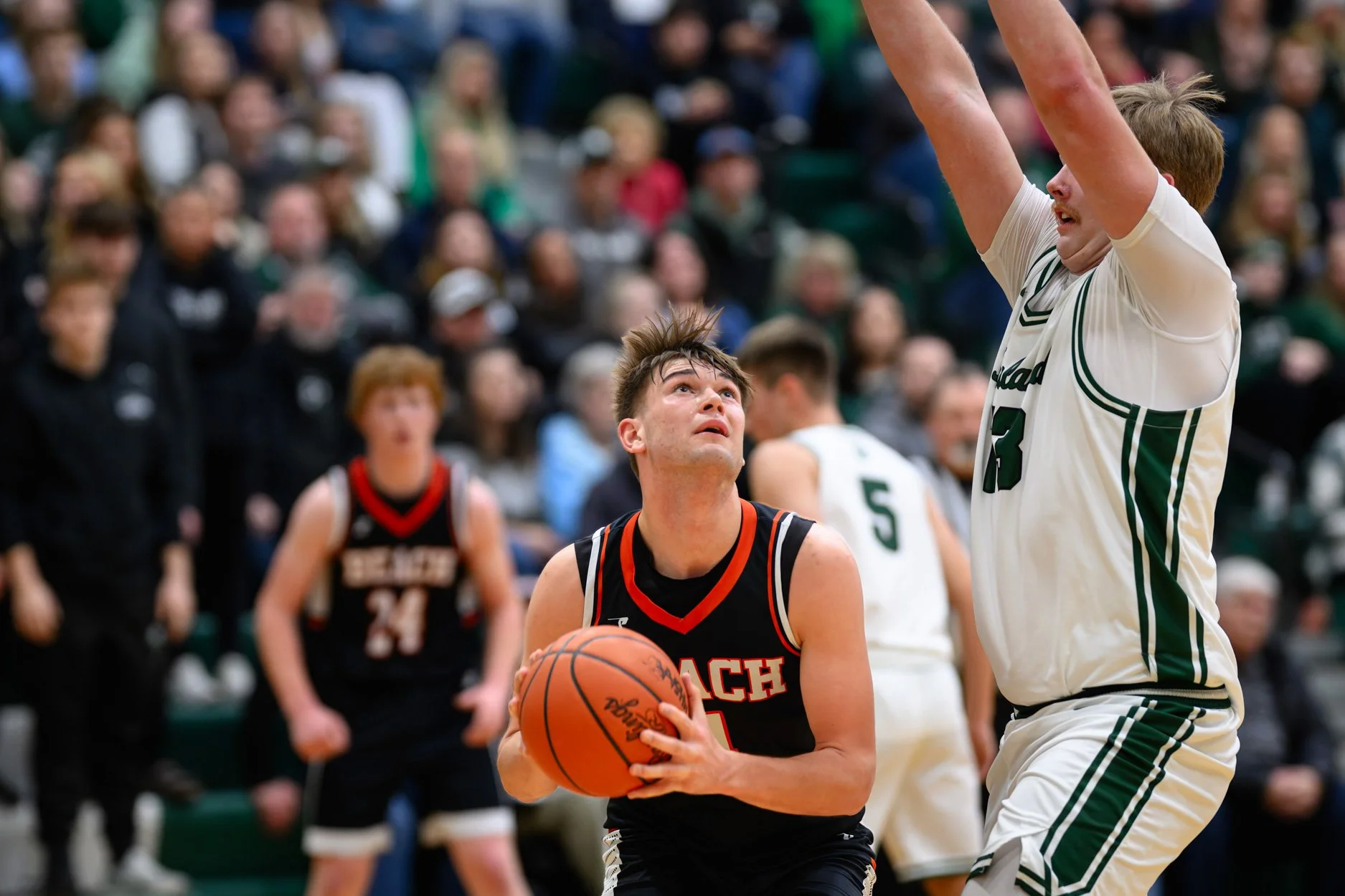 LOW RESOLUTION HARBOR BEACH BASKETBALL 26-33.jpg