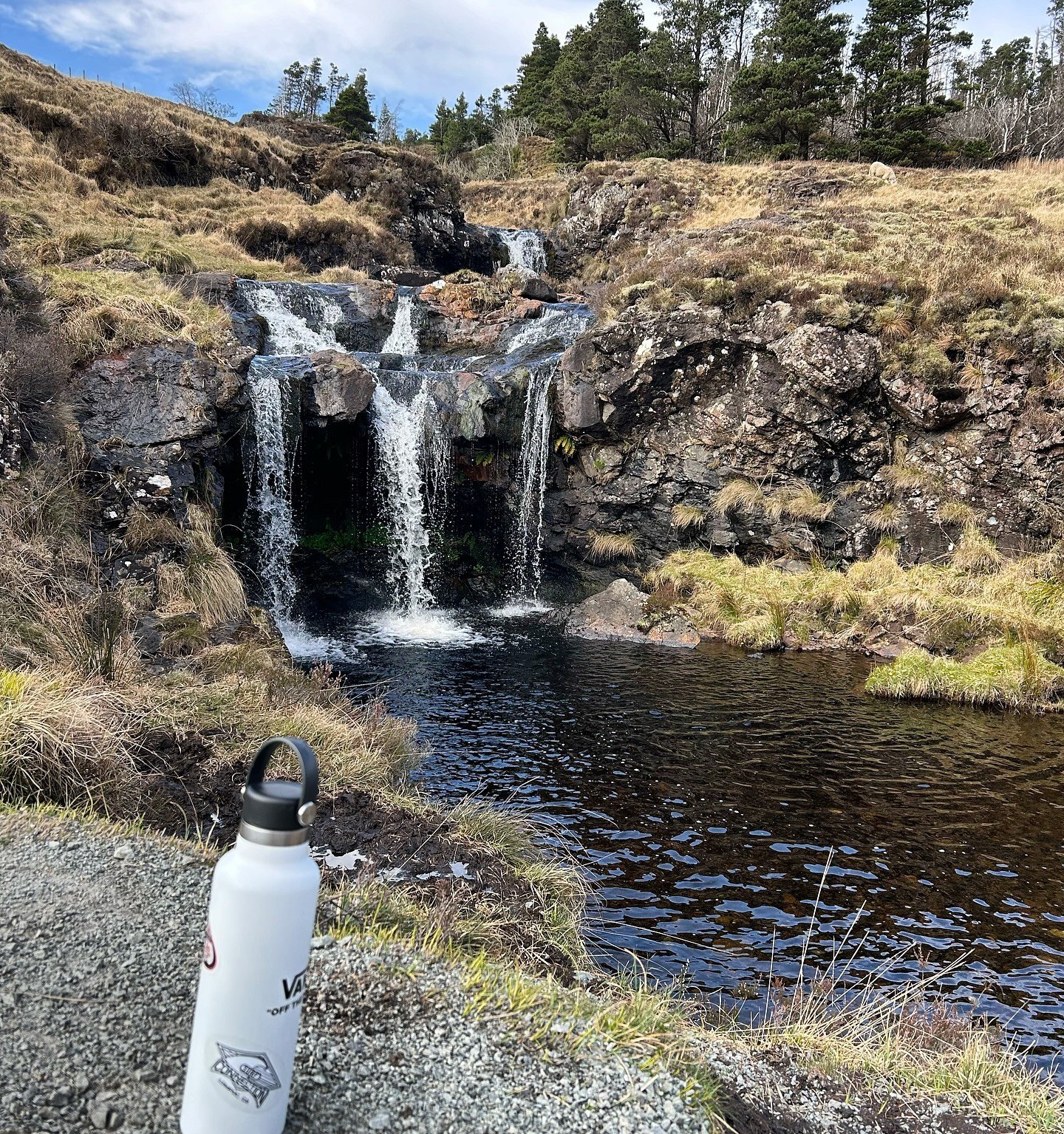 Are fairies and mermaids related? Asking for a friend 😉🧜&zwj;♀️🧚🏻&zwj;♀️ Thanks for taking us along! #travelingtuesday #travelingwithfriends #fairypools #scotland