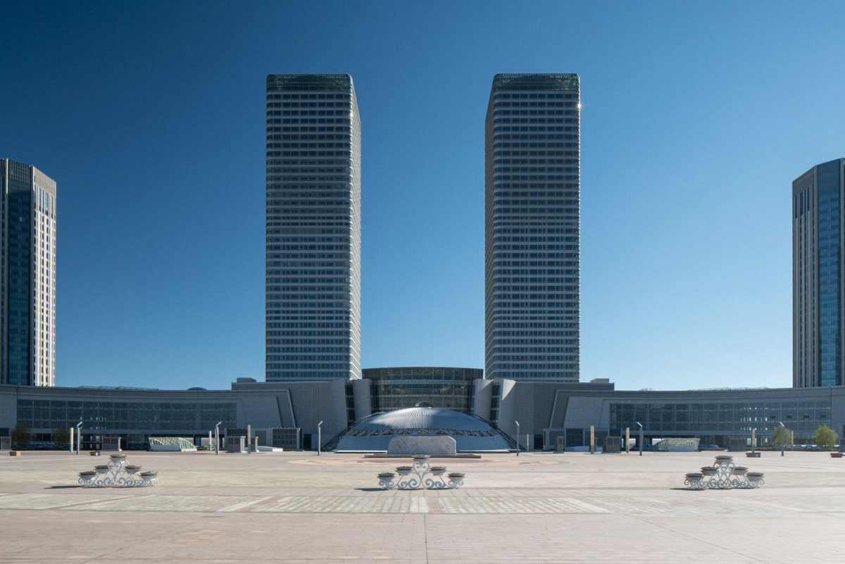 Raphael Olivier, "Ordos-A Failed Utopia"