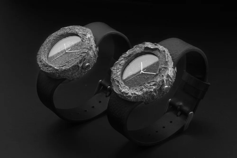 Si chiama Lunar Watch l’orologio fatto con campioni di roccia lunare portati sul nostro Pianeta nel lontano ‘74