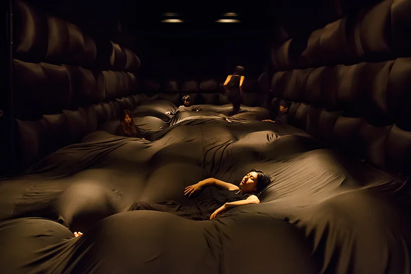 Teamlab, ‘Soft black hole — your body becomes a space that influences another body’