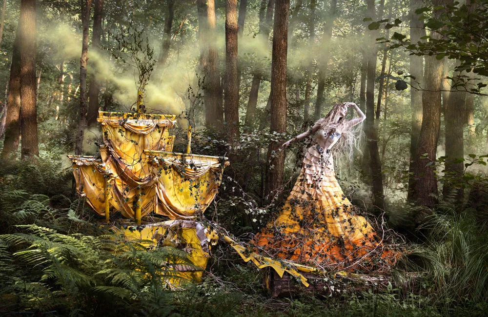 kirsty mitchell, wonderland series, foto: "shell wait for you In the shadows of summer"