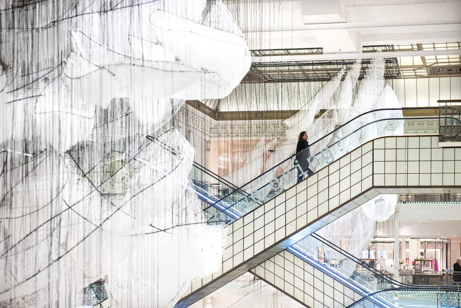 chiharu-shiota-le-bon-marche