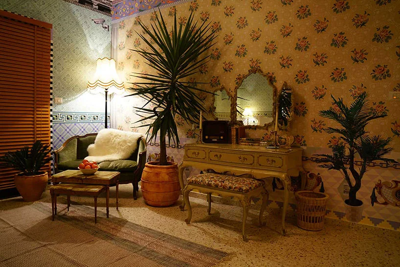 particolare di una stanza photo via Designboom