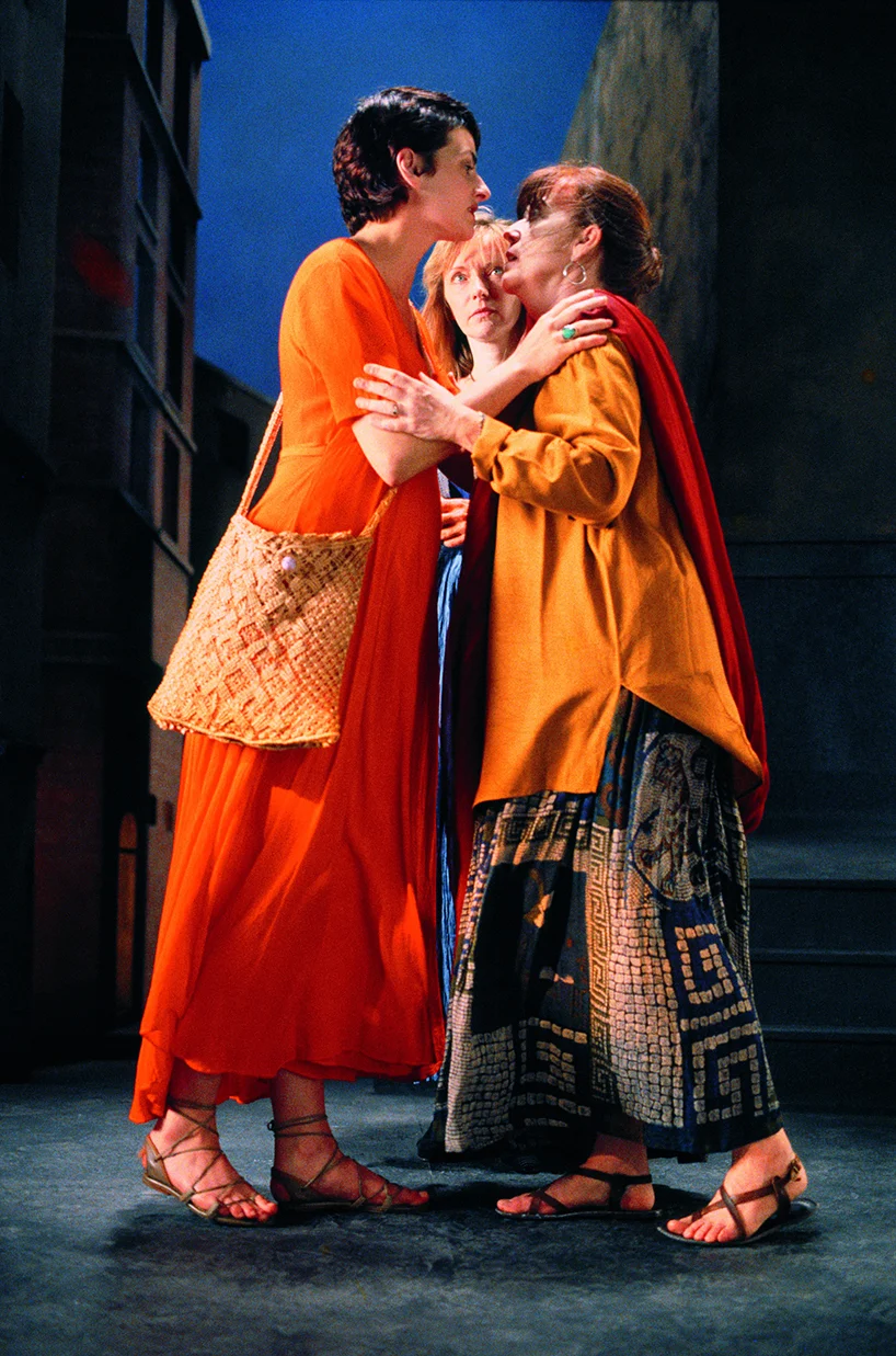 bill viola (new york 1951): the greeting, 199510’22” | video/sound installation; performers: angela black, suzanne peters, bonnie snyderlong beach, CA, bill viola studio