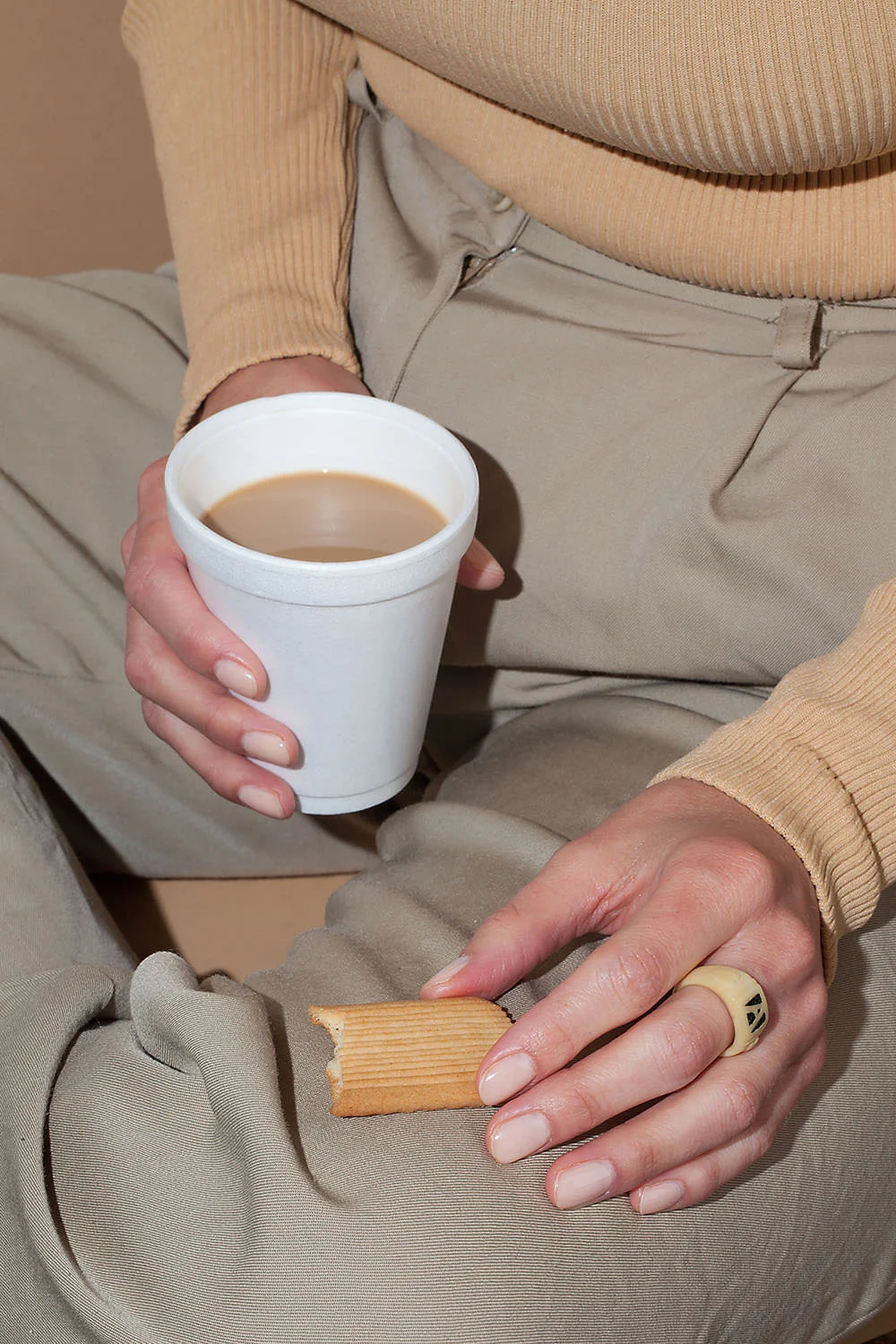 kelsey mcclellan e michelle-maguire, "wardrobe-snacks"