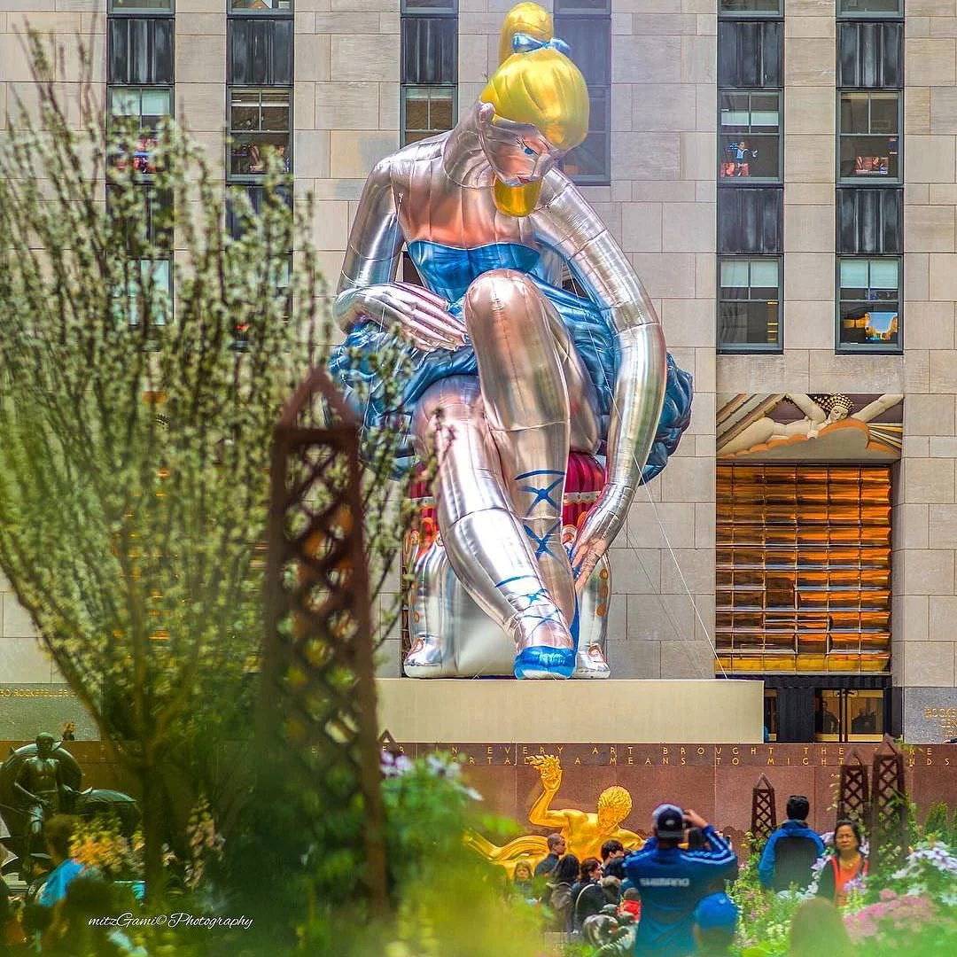 jeff-koons-seated-balllerina-rockefeller-center