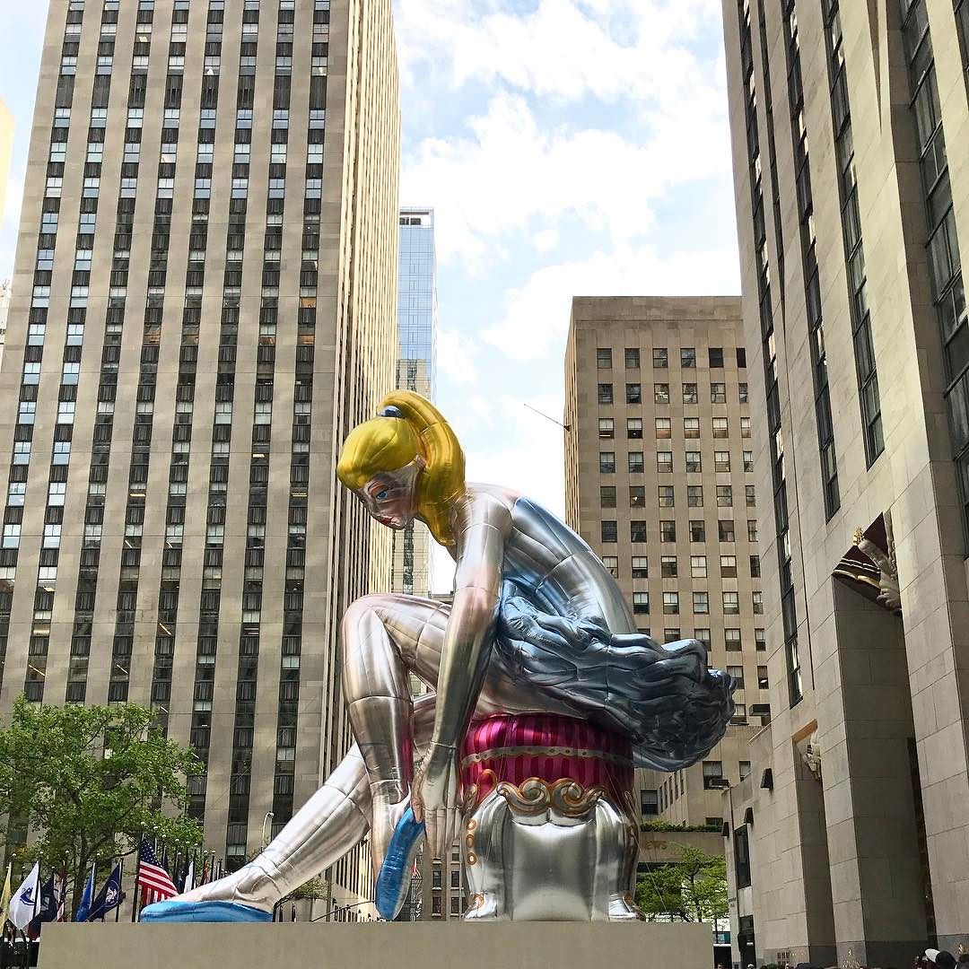 jeff-koons-seated-balllerina-rockefeller-center-01