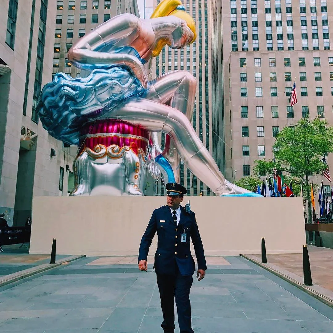 jeff-koons-seated-balllerina-rockefeller-center-02