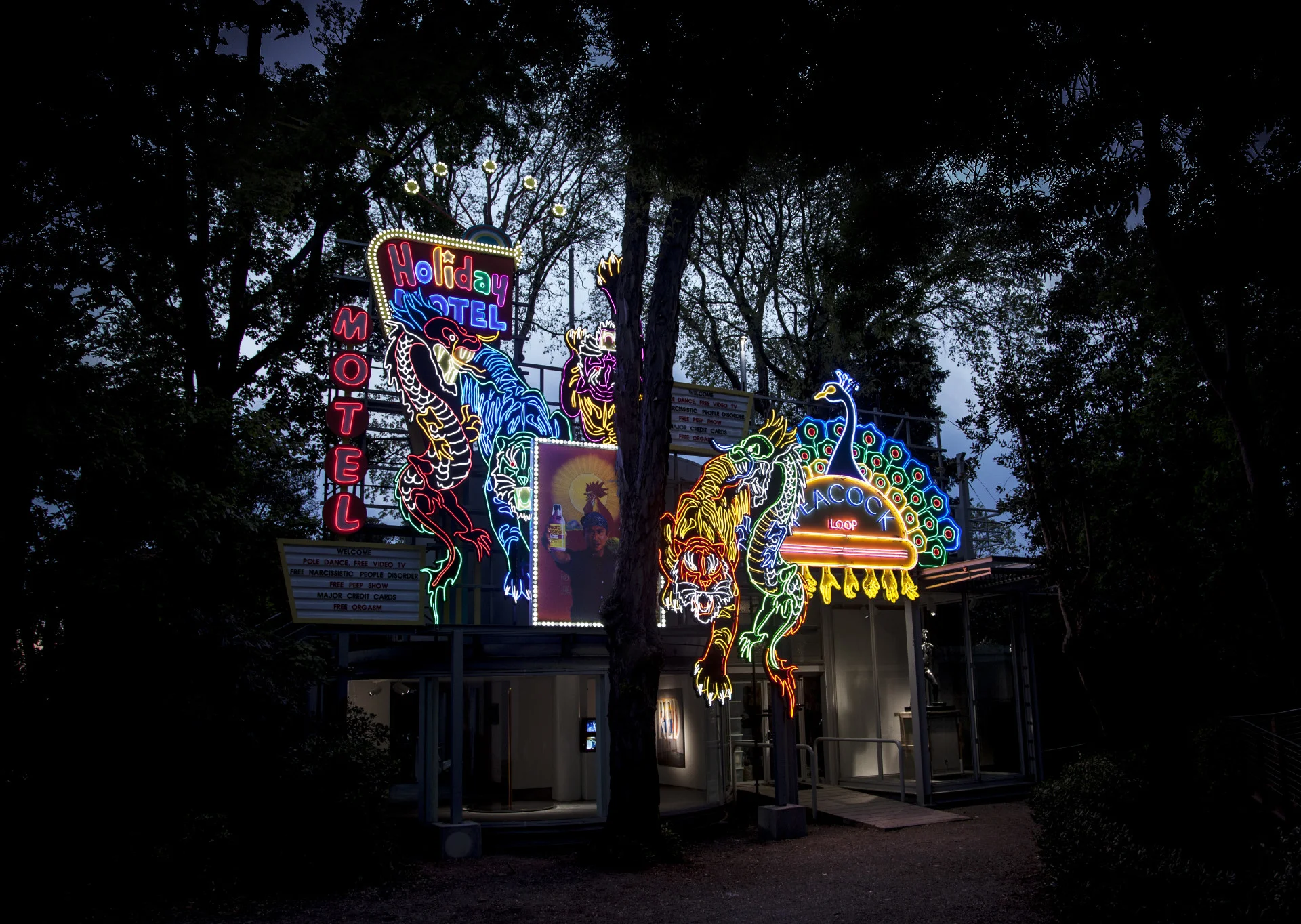 Biennale di Venezia 2017| Cody Choi trasforma il Padiglione Corea in un motel di Las Vegas