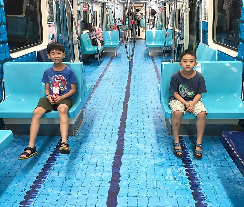 A Taiwan hanno trasformato la metropolitana in un campo sportivo in occasione delle Universiadi