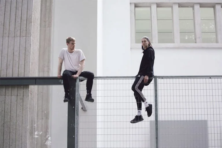 Padiglione Germania| billy bultheel and franziska aigner in anne imhof, faust, 2017 german pavilion, 57th international art exhibition – la biennale di venezia; photography © nadine fraczkowski; courtesy: german pavilion 2017, the artist