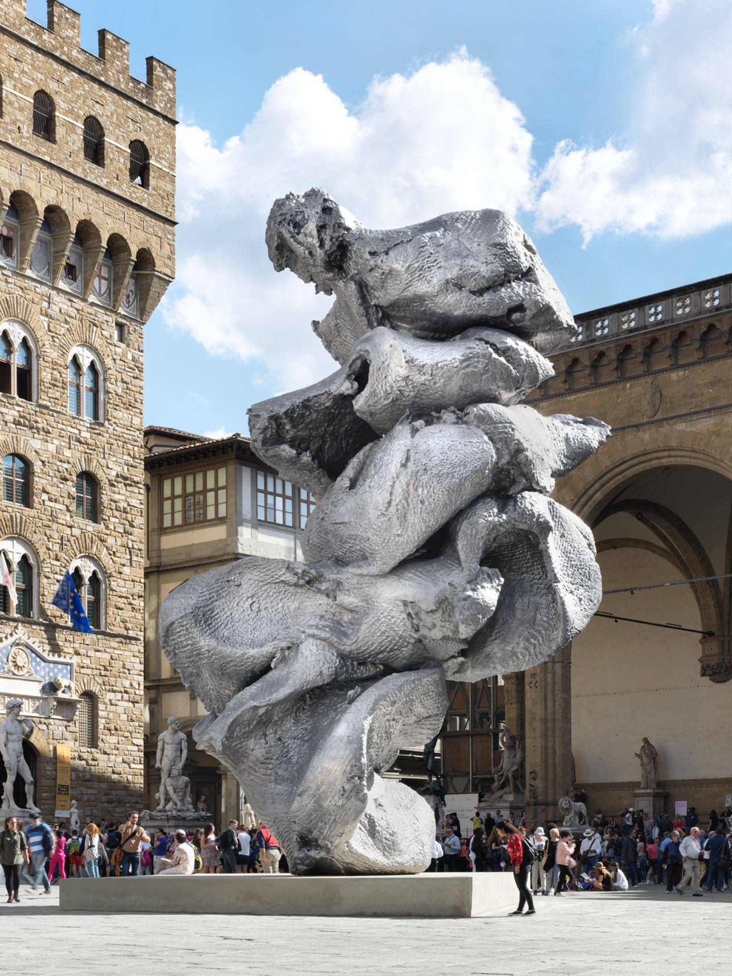 Urs Fischer, Big Clay #4 2013-2014 Kindly loaned by the Foundation for Contemporary Art “Victoria – The Art of Being Contemporary” Courtesy of the Artist Photo by Mattia Marasco / MUS.E (l'opera completamente in alluminio è alta 12 metri)