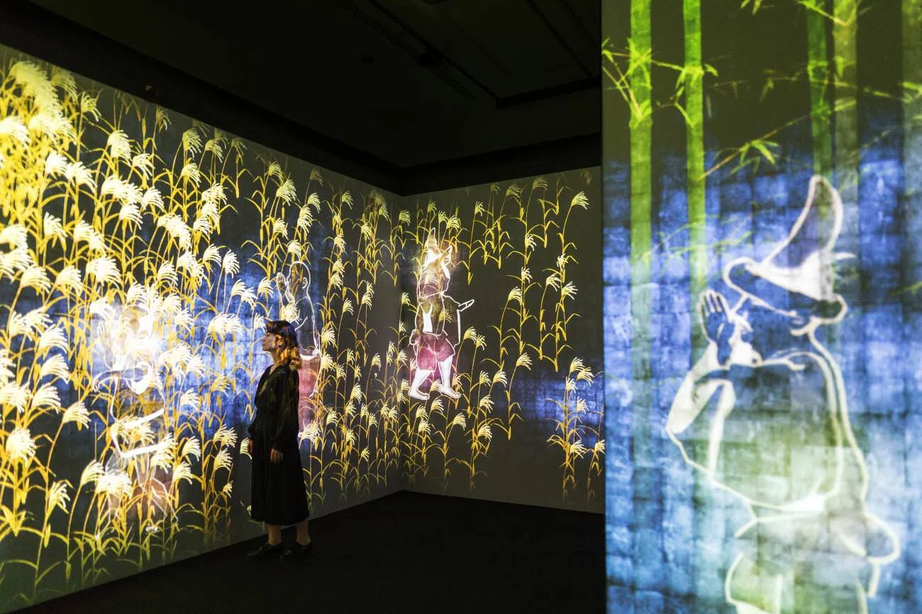 Teamlab,&nbsp;‘Walk, walk, walk: search, deviate, reunite’, National Gallery of Singapore
