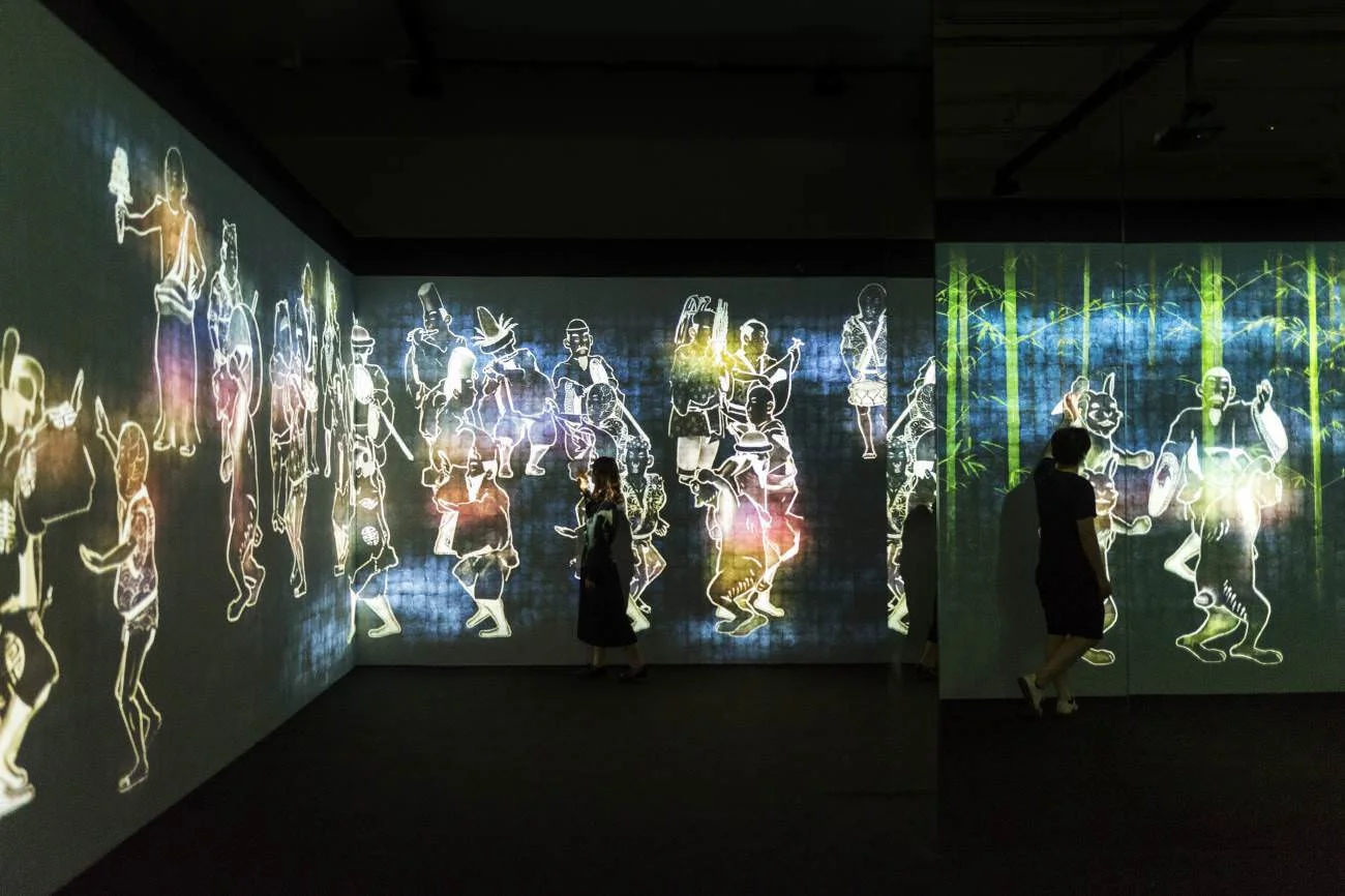 Teamlab,&nbsp;‘Walk, walk, walk: search, deviate, reunite’, National Gallery of Singapore
