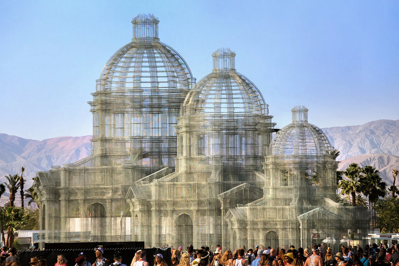 Etherea| Edoardo Tresoldi ha costruito una città sospesa al Coachella Music Festival. Per contemplare il cielo durante le canzoni di Beyoncé
