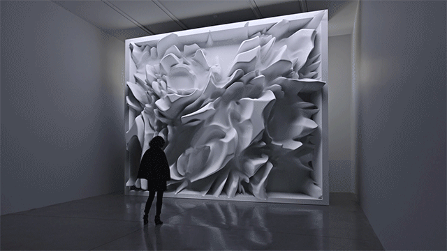 ‘Melting Memories’ di Refik Anodol è la prima installazione a mostrare come cervello evoca i ricordi. Dati alla mano
