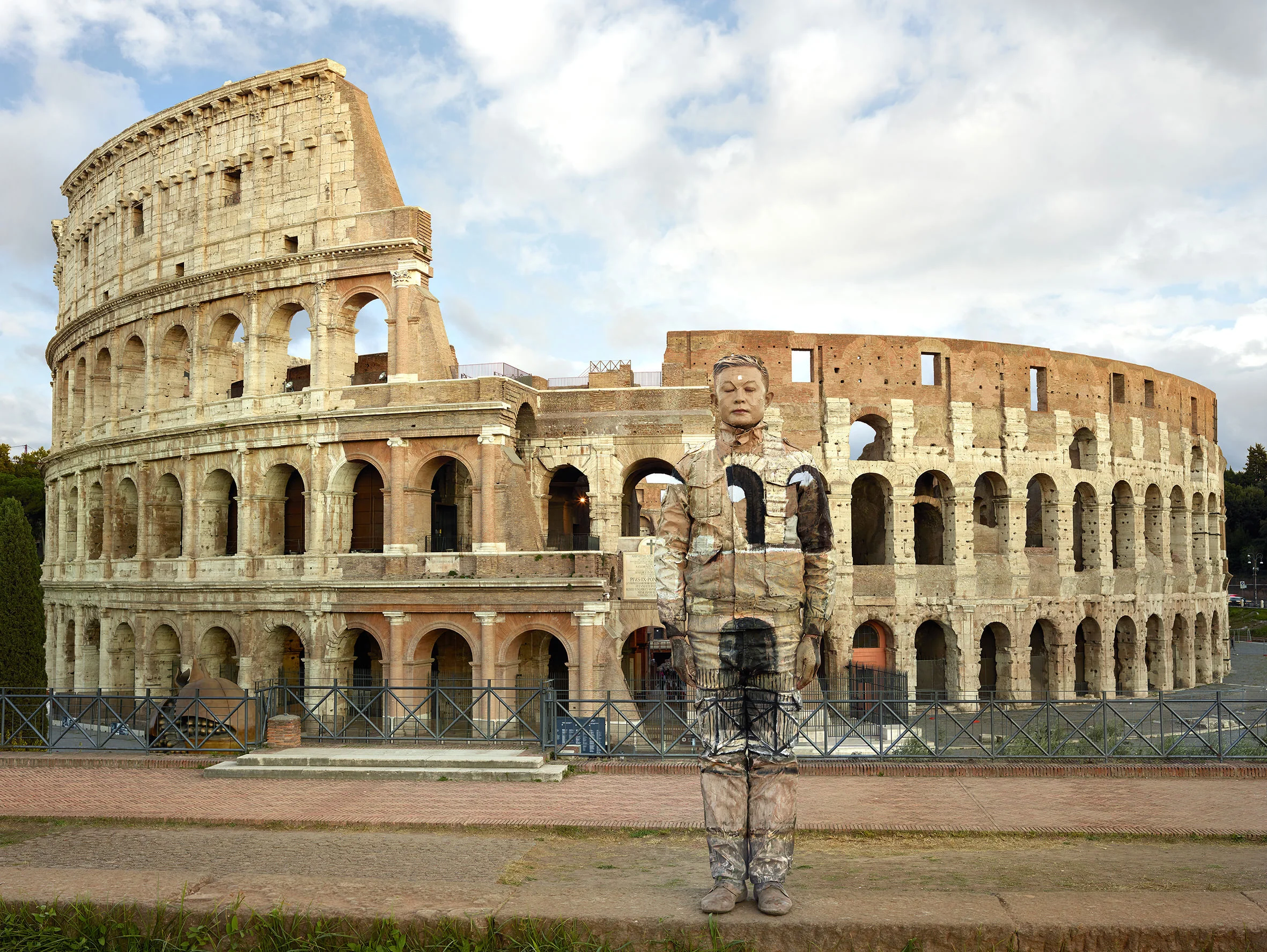 Liu Bolin, Colosseo n°2, Roma, 2017, Courtesy Boxart, Verona