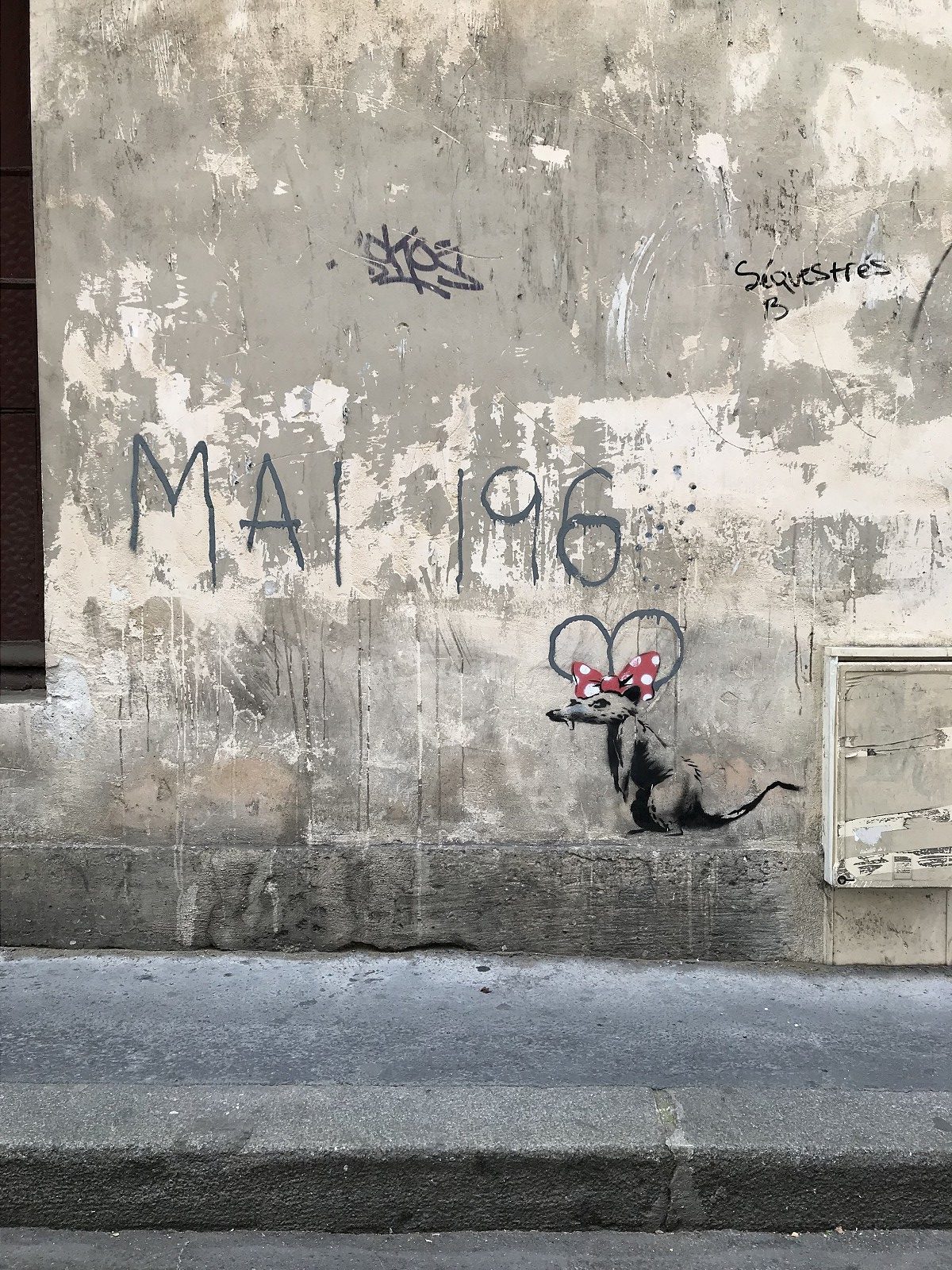 Banksy, image © @WhereTheresWalls