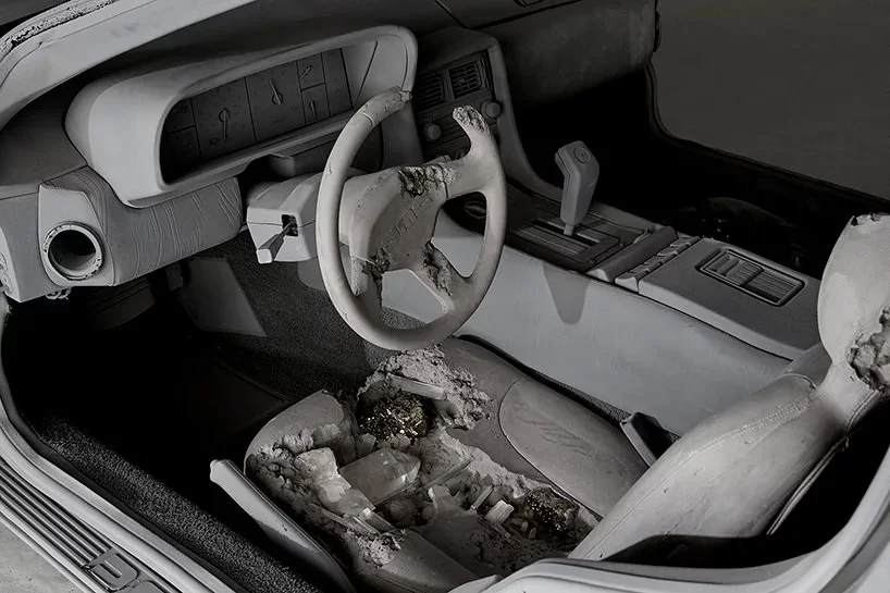 Eroded Delorean (particolare), 2018; photo by guillaume ziccarelli, courtesy perrotin