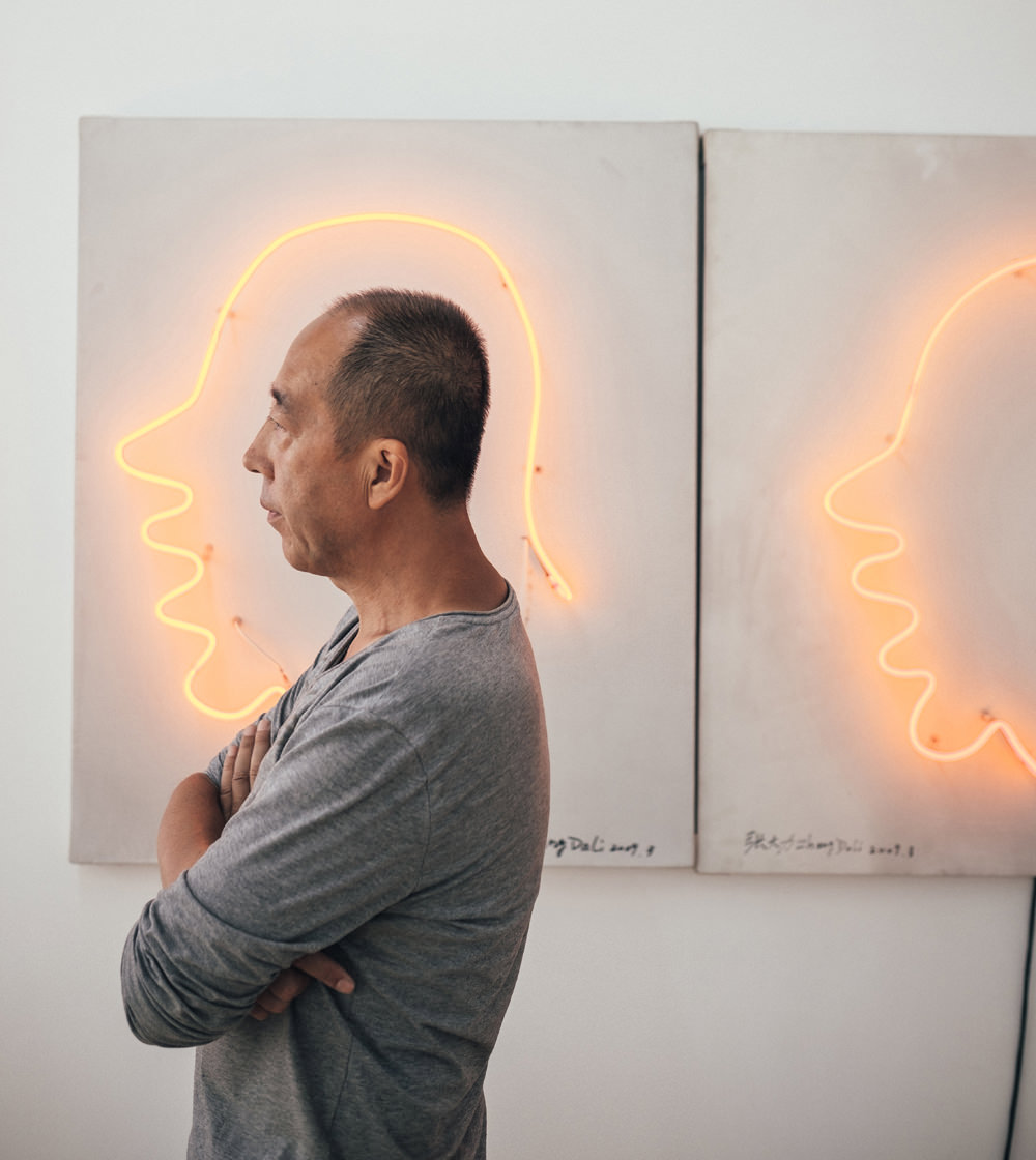 Zhang Dali nel suo studio di Pechino
