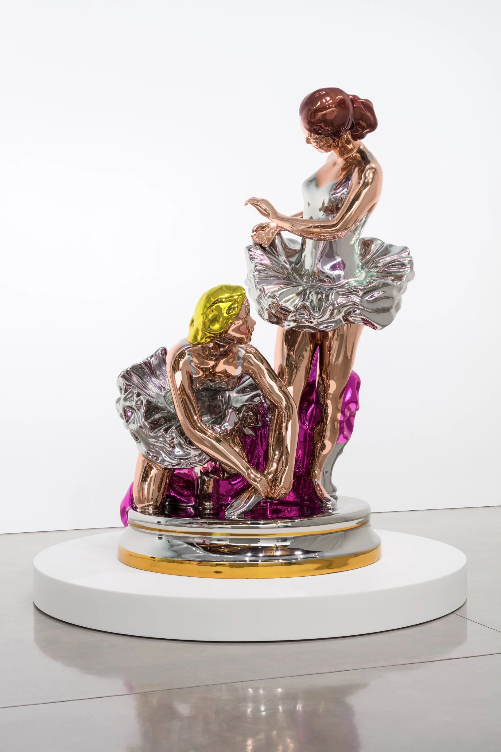Jeff Koons (b. 1955); Ballerinas; 2010–14; Mirror-polished stainless steel with transparent colour coating; 254 x 177.8 x 157.5 cm; Edition 3 of an edition of 3 plus AP; The Broad Art Foundation, Los Angeles © Jeff Koons. Photo: Fredrik Nilsen, 2017. Courtesy Gagosian