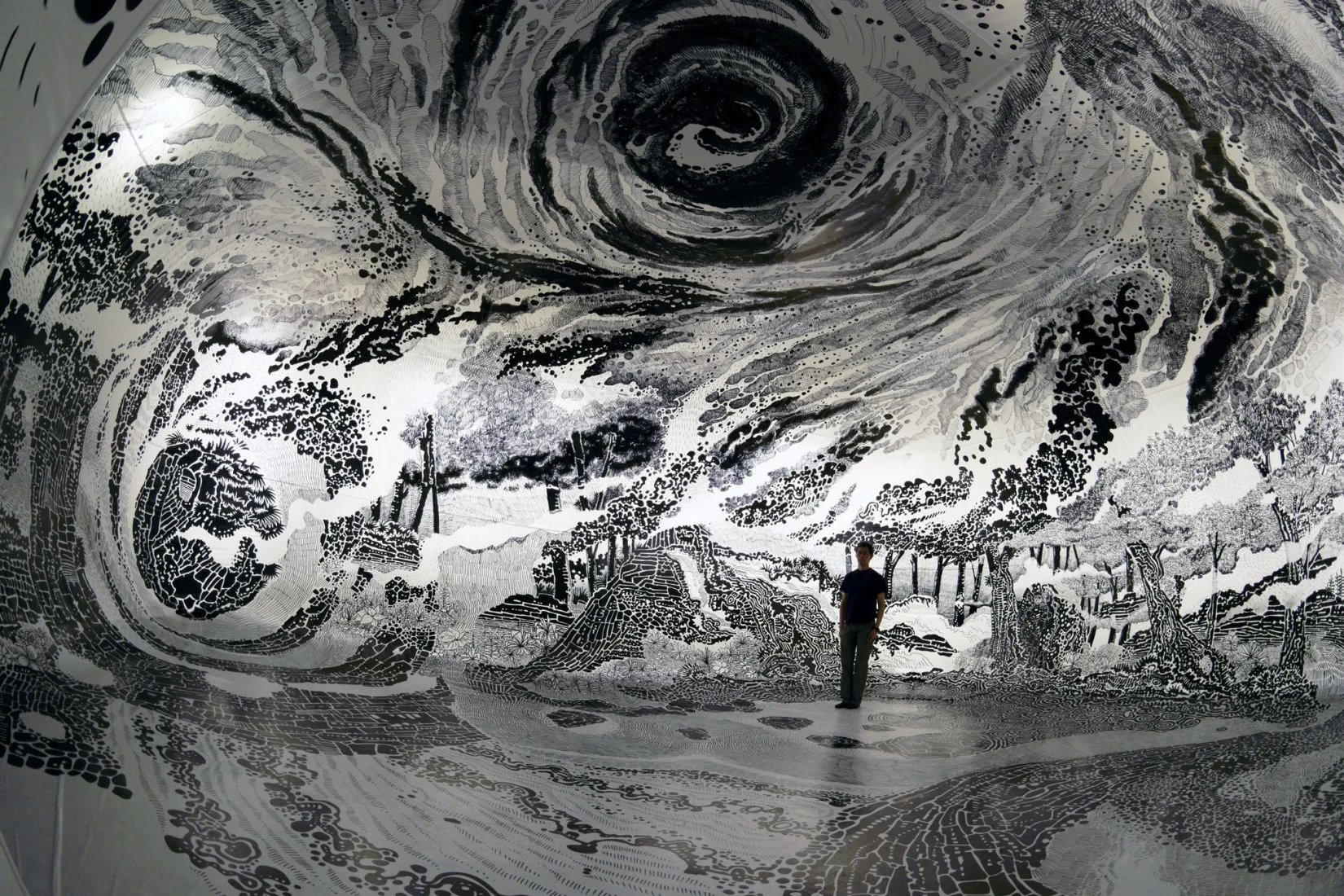 Oscar Oiwa in Paradise – Drawing the Ephemeral