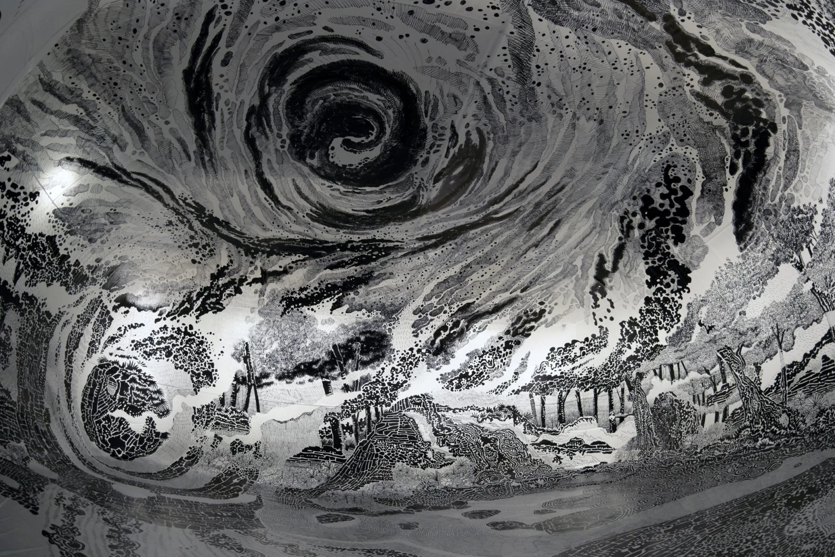 Oscar Oiwa in Paradise – Drawing the Ephemeral